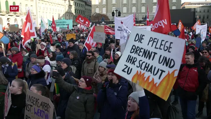 Demonstration in Bern für die Umsetzung der Pflegeinitiative und die Verbesserung der Arbeitsbedingungen für Pflegefachpersonen
